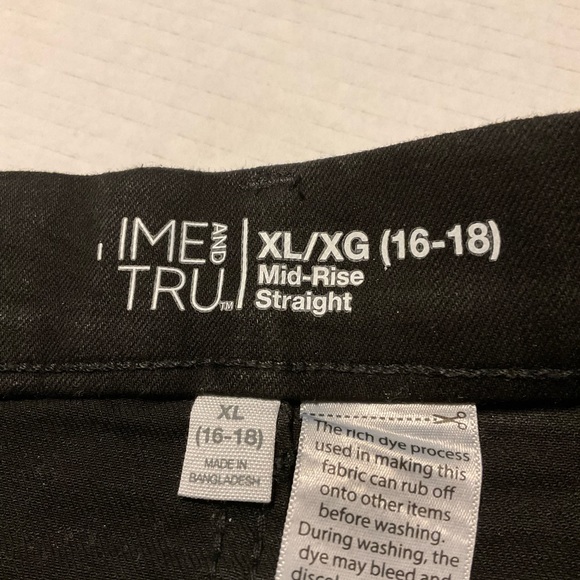 Time and Tru Black Jeans - Picture 2 of 3